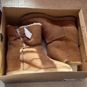 UGG Tan Shearling Lined Winter Boots